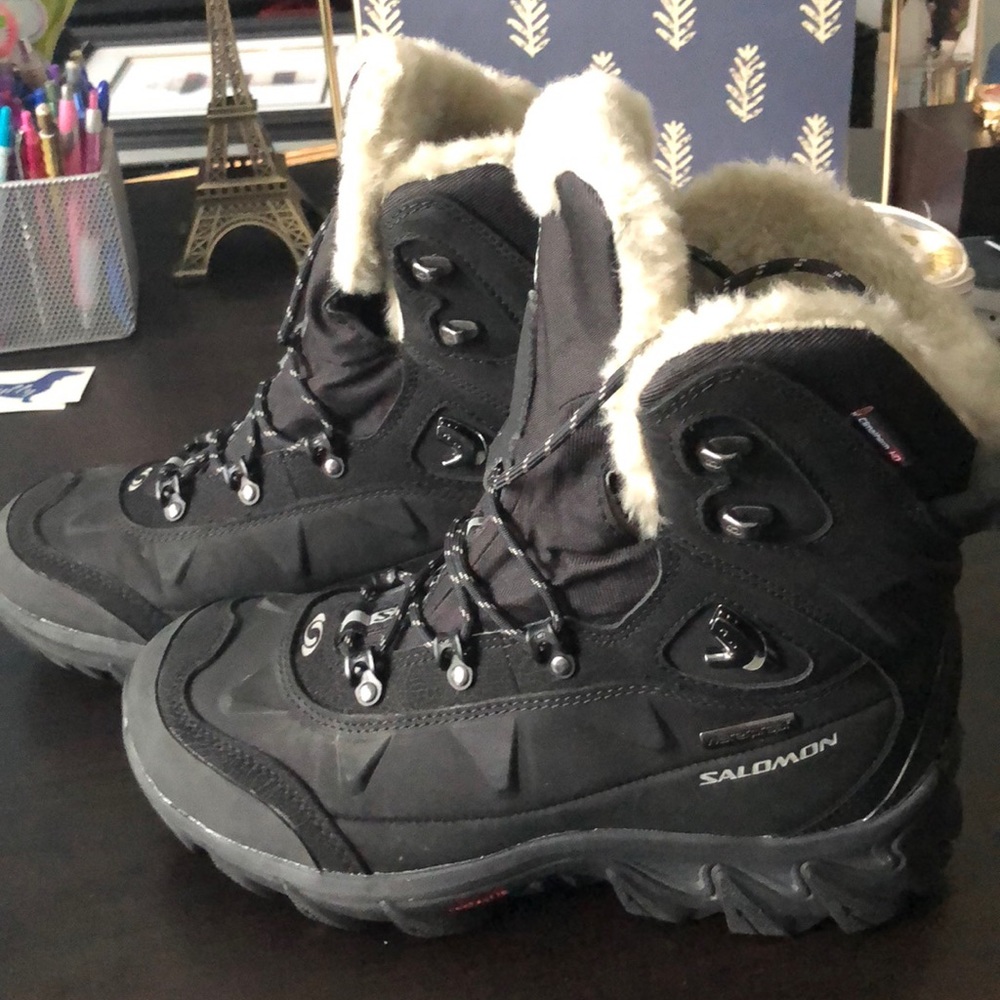 Salomon hiking boots. Waterproof. Size 6.5.